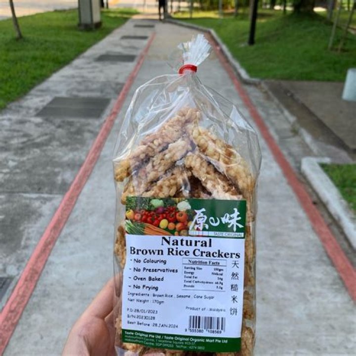 Are brown rice crackers fattening?