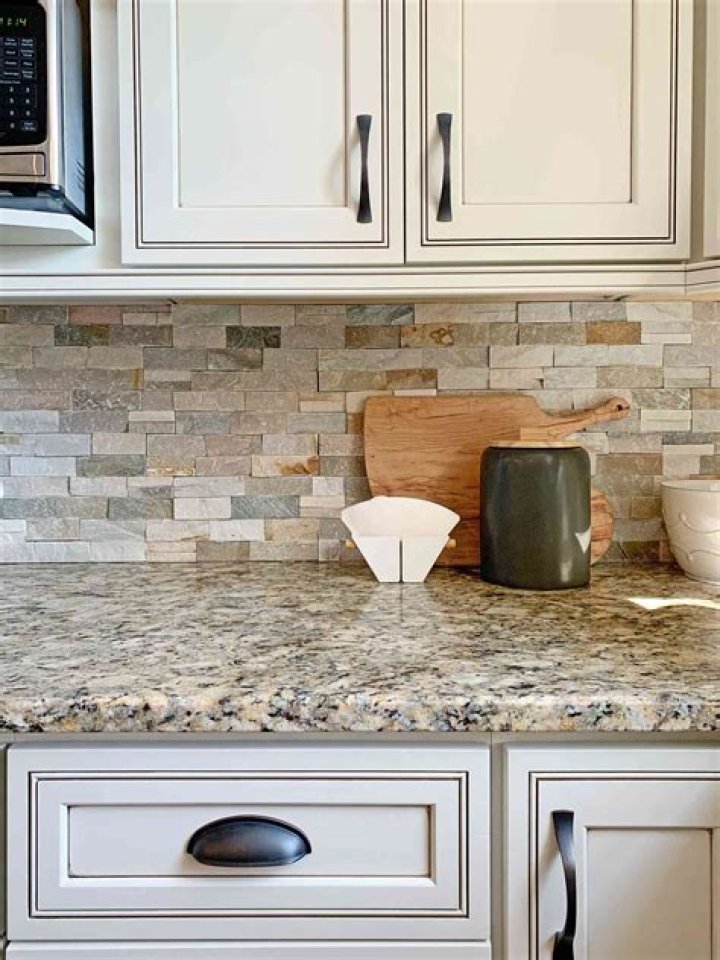 Are stone backsplashes in style?