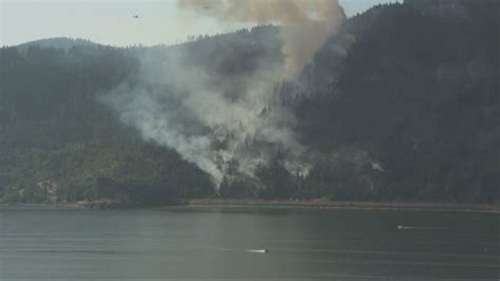 Are there fires near the Columbia River Gorge?