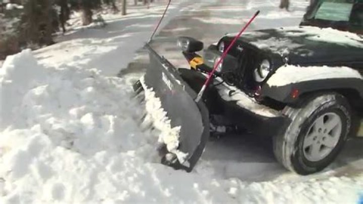 Can a Jeep Wrangler plow snow?