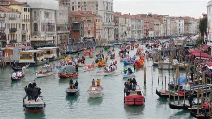 Can Venice trade cities Civ 5?