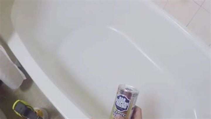 Can yellowed plastic be whitened?