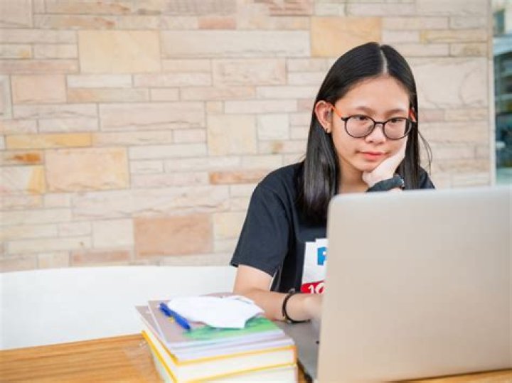 Can you go to college if you are dyslexic?