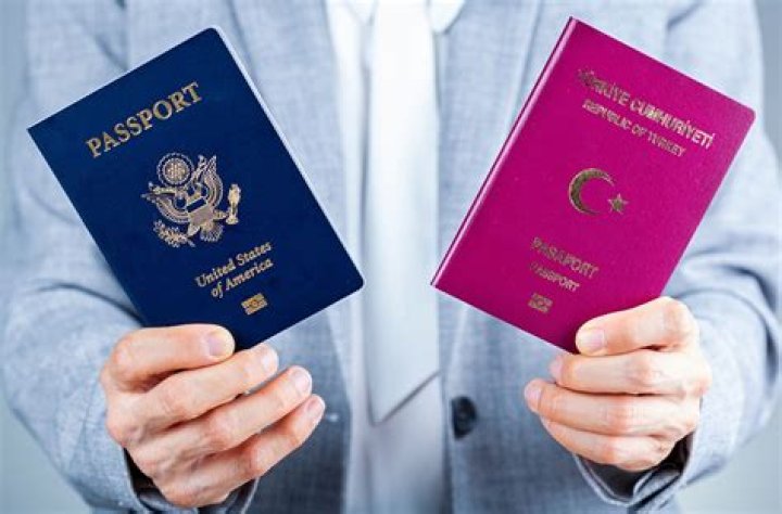 Can you keep US citizenship living abroad?