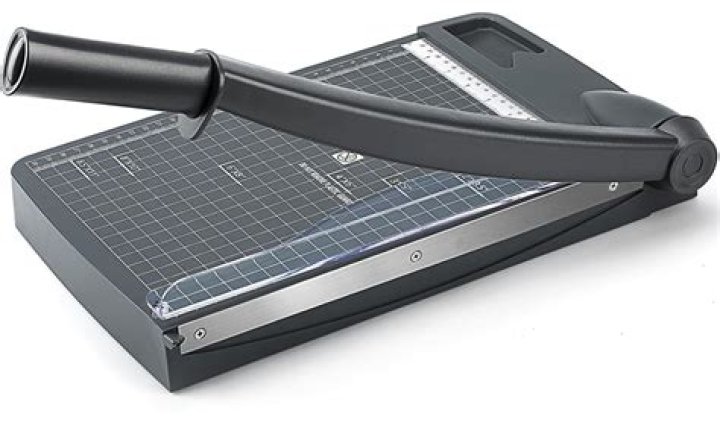 Can you replace the blade on a paper cutter?