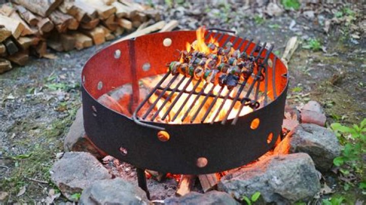 Can you use a Dutch oven on a fire pit?
