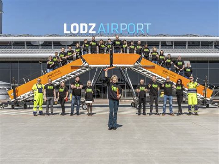 Does lodz have an airport?