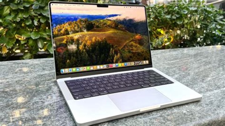 Does MacBook Pro 2010 have AirPlay?