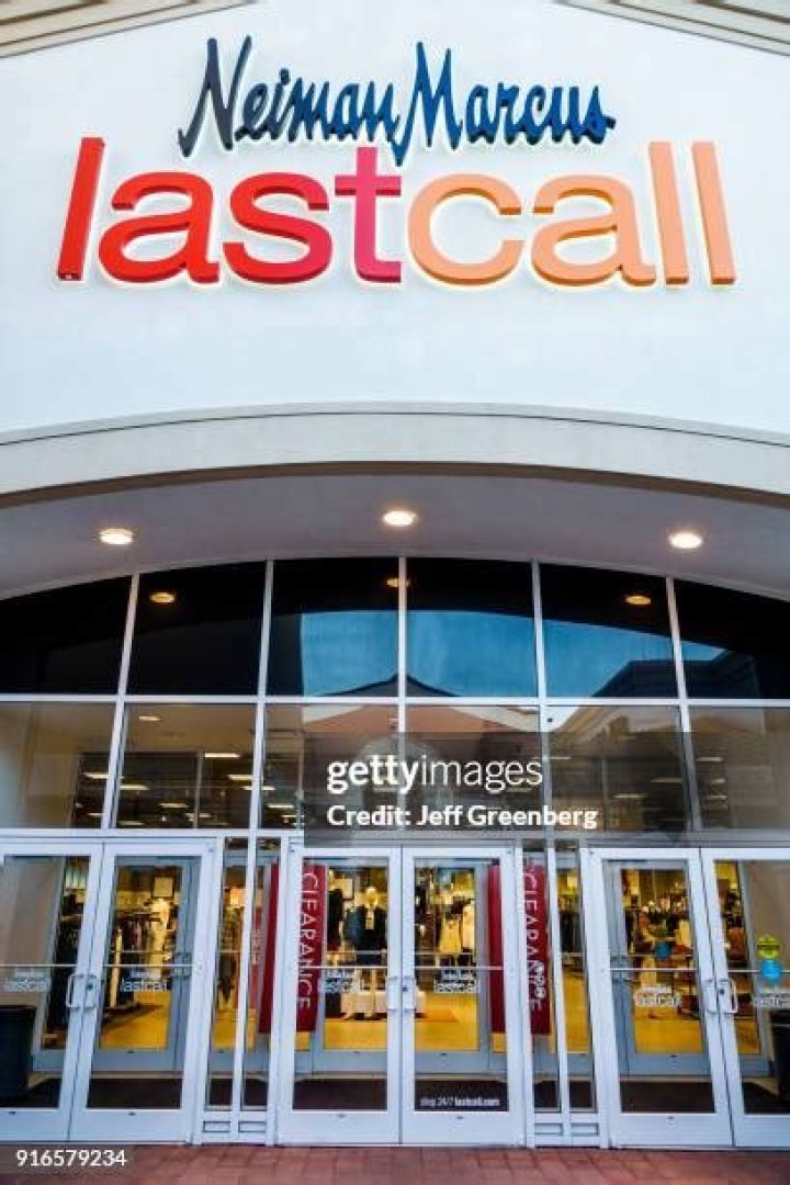 Does Neiman Marcus still have Last Call stores?
