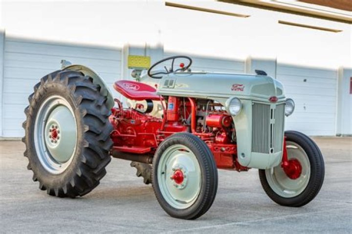 Does New Holland still make the Boomer 8N?