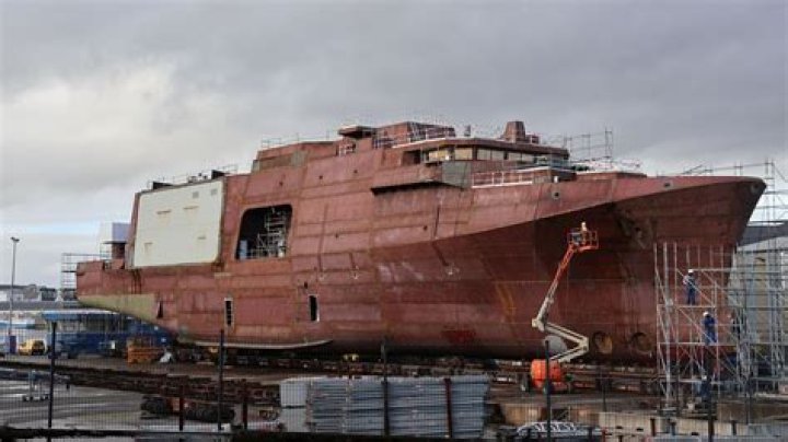 Does the US have a submarine base in Scotland?