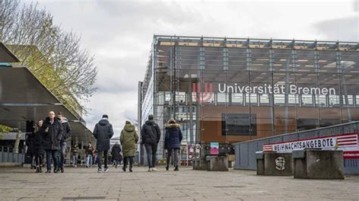 Does University of Bremen teach in English?