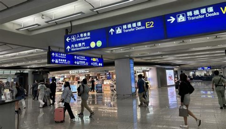 How do I get from Hong Kong airport to the city?