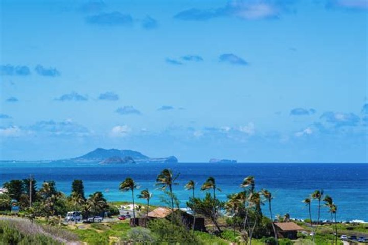 How do I get to Waimanalo Beach?