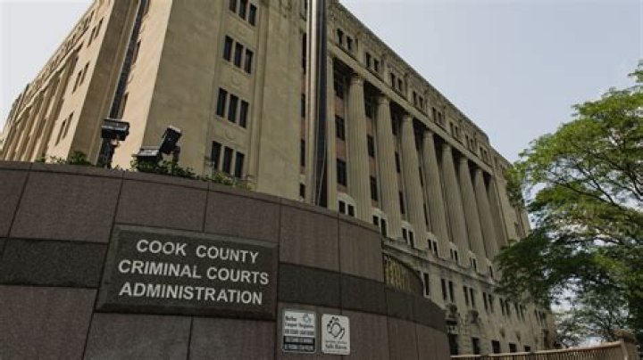 How do I look up criminal cases in Cook County?