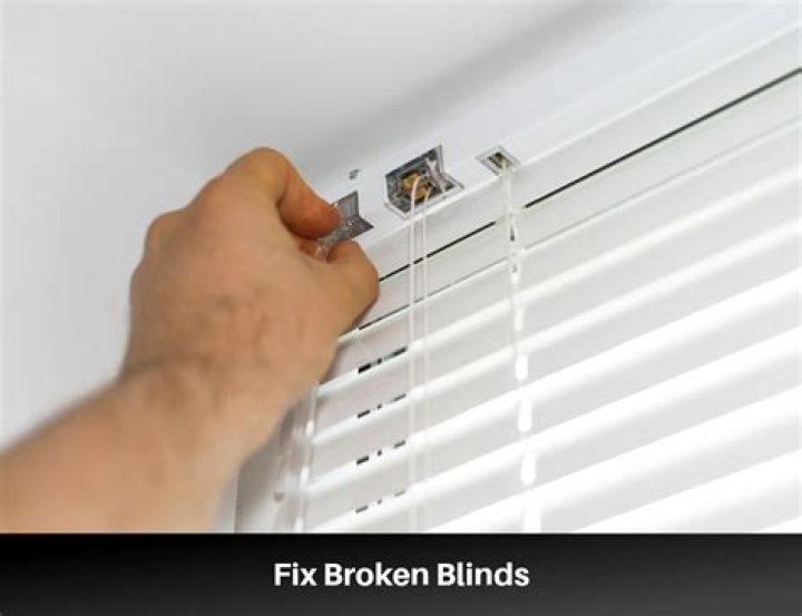 How do you fix a broken Venetian blind slat?