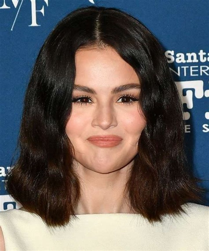 How do you get your hair like Selena Gomez?