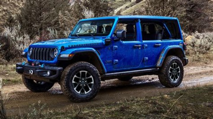 How do you parallel park in a Jeep Wrangler?