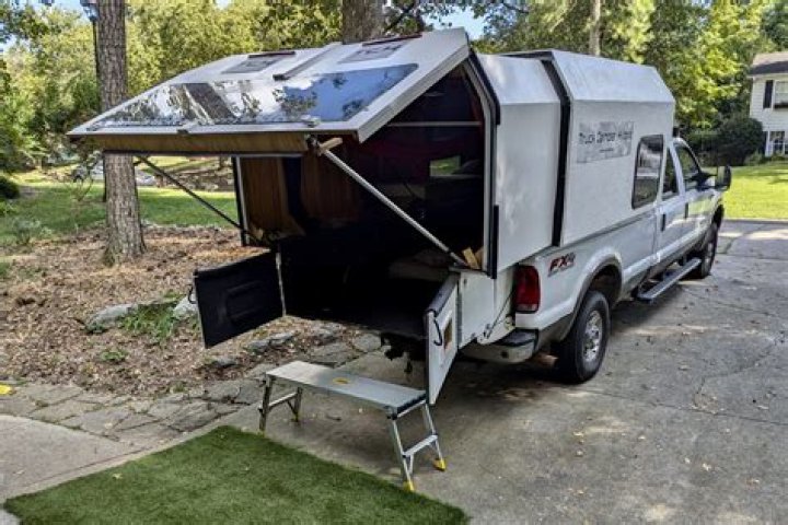 How do you replace the screen on a pop-up camper?