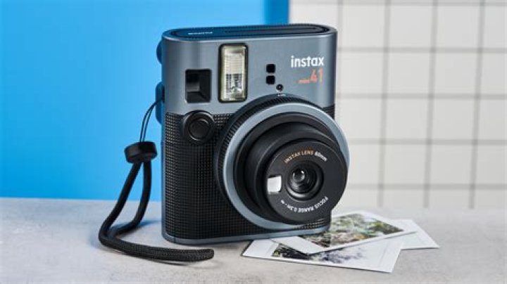 How do you use the Instax Share SP 1?
