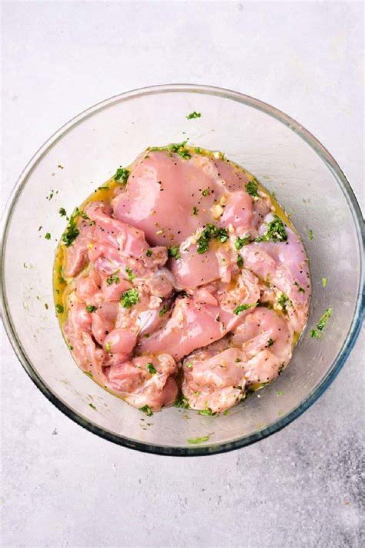 How long should you marinate chicken in sauce?