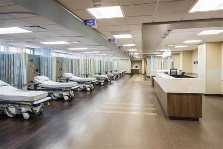 How many beds does Mansfield Methodist Hospital have?