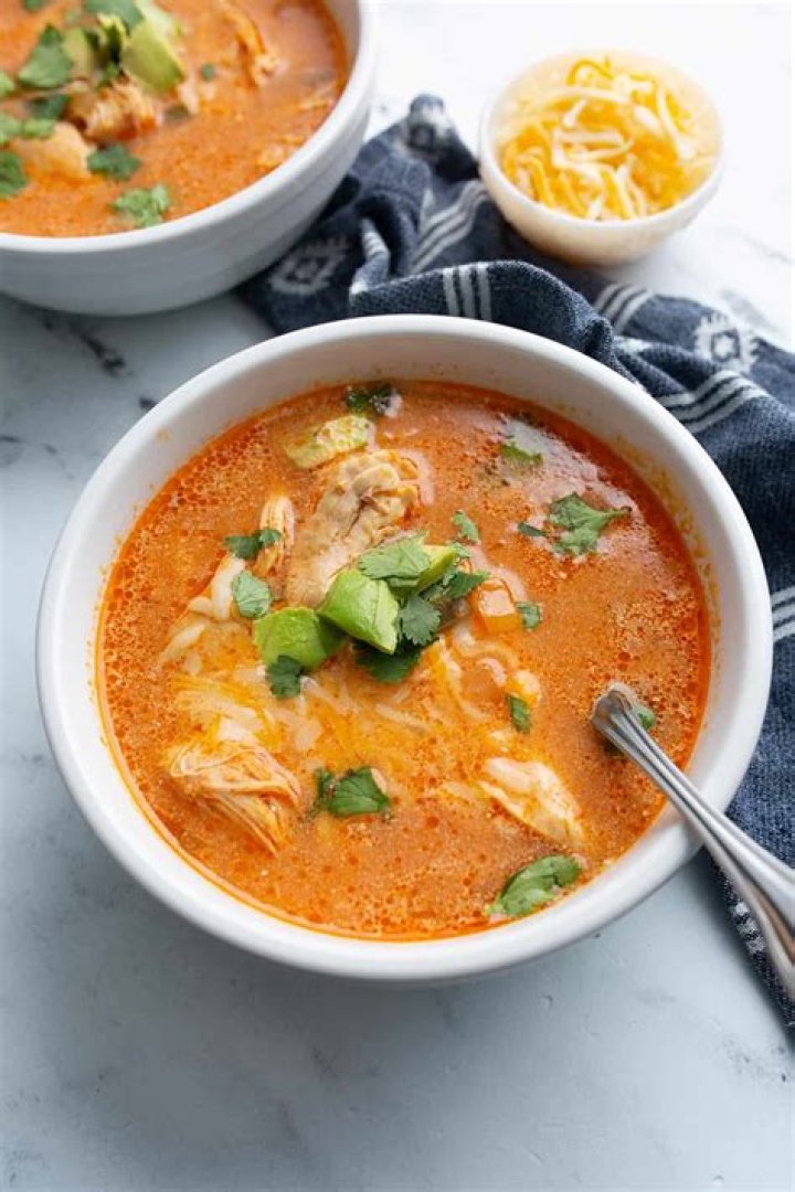 How many calories are in homemade chicken enchilada soup?