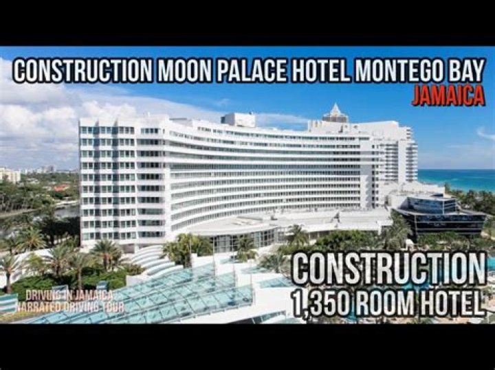 How many rooms does the Riu Palace Montego Bay have?