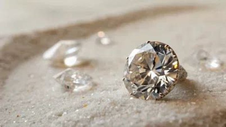 How much is a trillion cut diamond worth?
