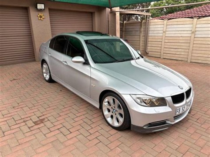 Is the 2006 BMW 330i a good car?