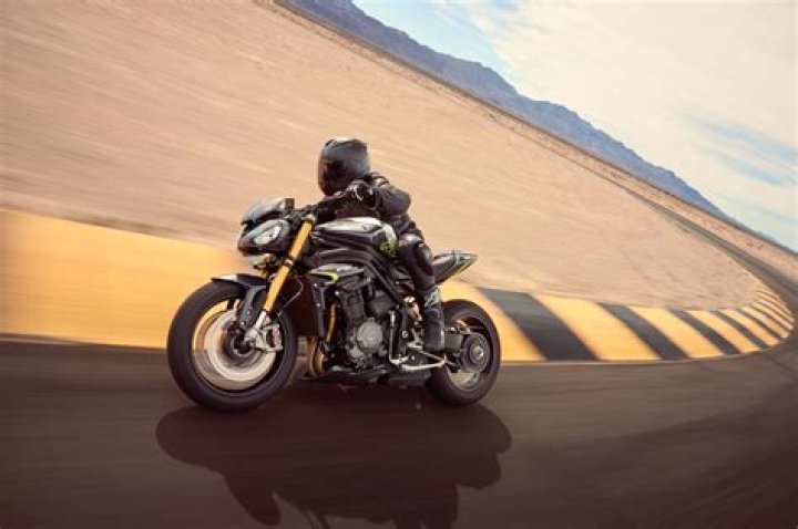 Is the Triumph Speed Triple fast?