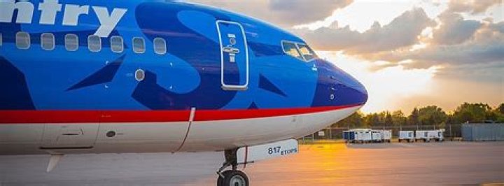 What airlines fly in and out of Waco Texas?