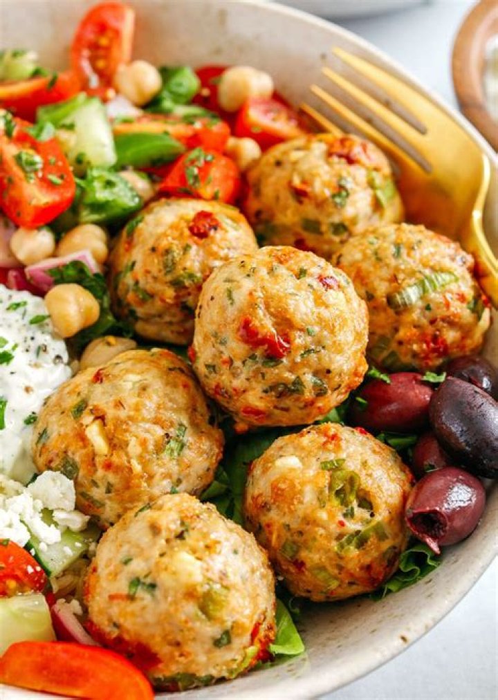 What are Mediterranean meatballs made of?
