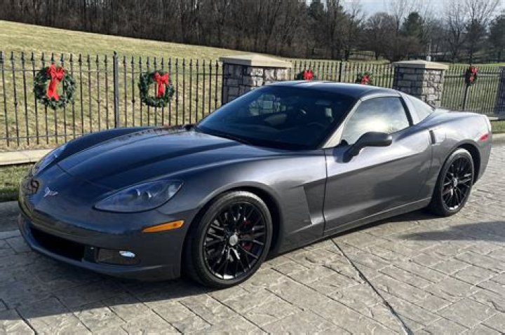 What are the body styles of the 2013 Chevrolet Corvette?