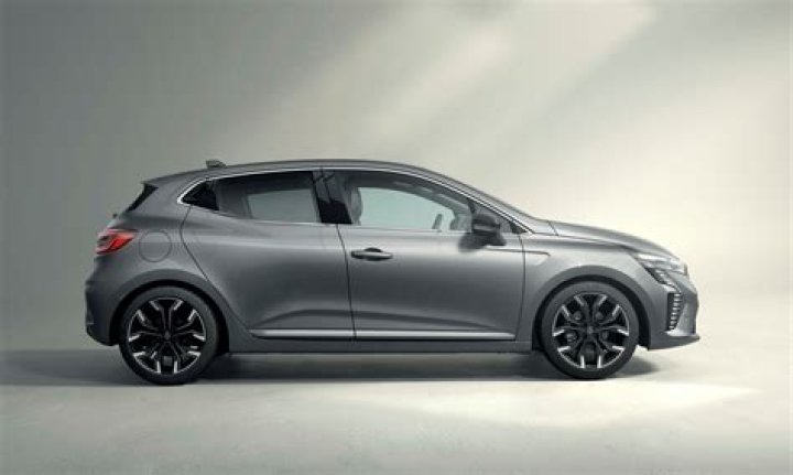 What are the different models of Renault Clio?