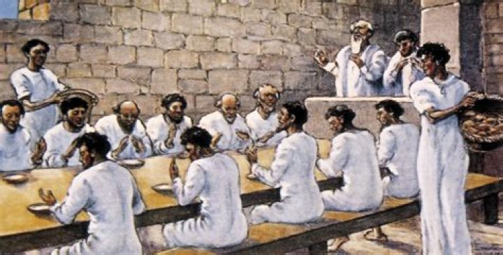 What did the Qumran community believe?