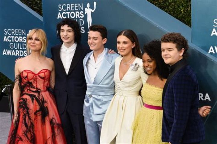 What happens in the first episode of turn?