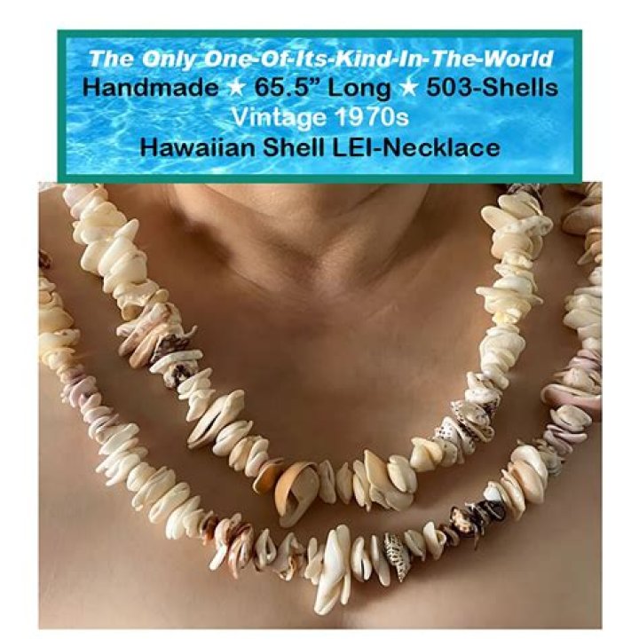 What is a Hawaiian shell necklace called?