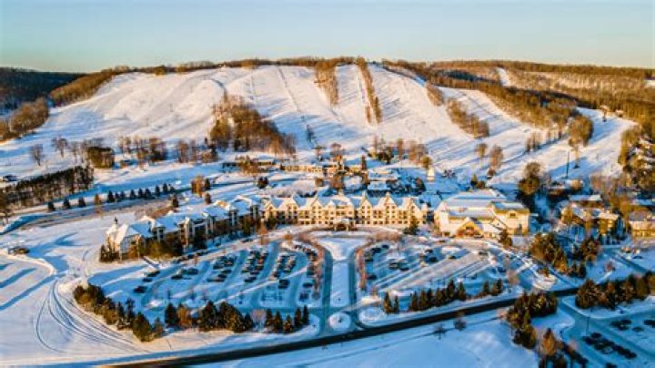 What is the biggest ski resort in Michigan?