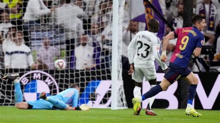 What is the goal difference between Real Madrid and Barcelona?