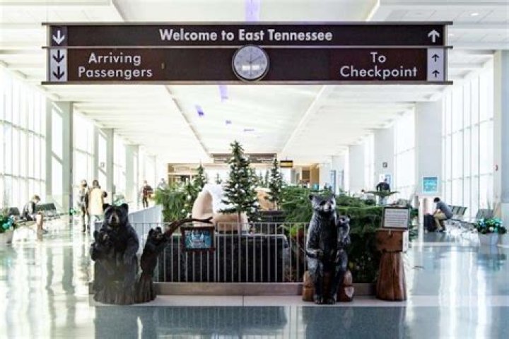 What is the nearest airport to Blaine Washington?