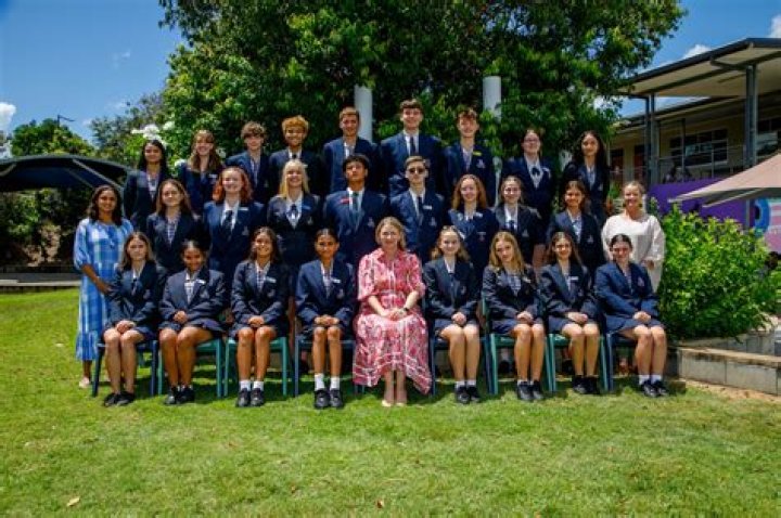 What is the oldest high school on Oahu?