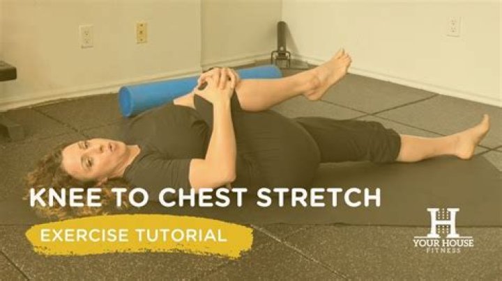 What muscles do knee to chest stretch?