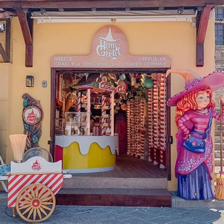 What shops are in Rhodes Old Town?