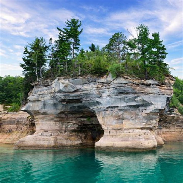 Where exactly is pictured rocks?