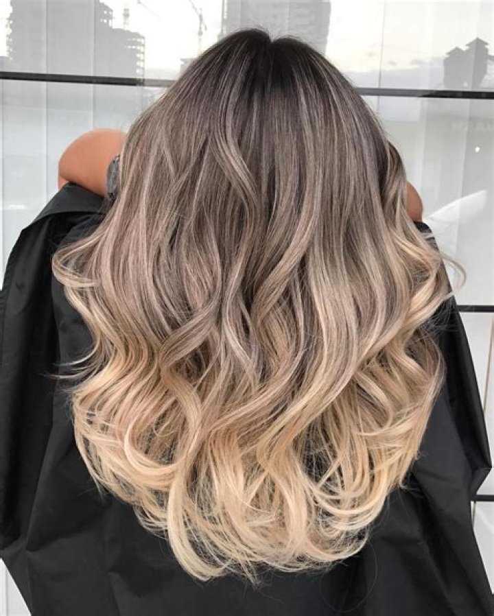 Which is better balayage or ombre?